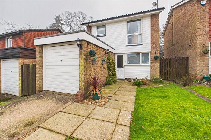 3 Bedroom Detached House For Sale In Hampton Way, East Grinstead, West Sussex, RH19