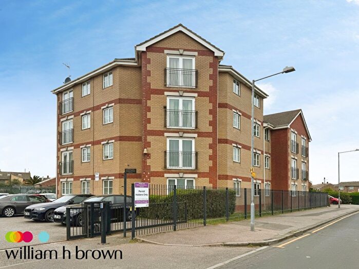 2 Bedroom Flat To Rent In Garner Court, Dunlop Road, Tilbury, RM18