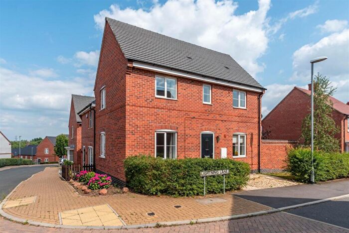 3 Bedroom Semi-Detached House To Rent In Lightning Lane, Castle Donington, Castle Donington, DE74