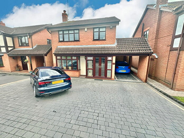 4 Bedroom Detached House For Sale In Caernarvon Way, Milking Bank, DY1