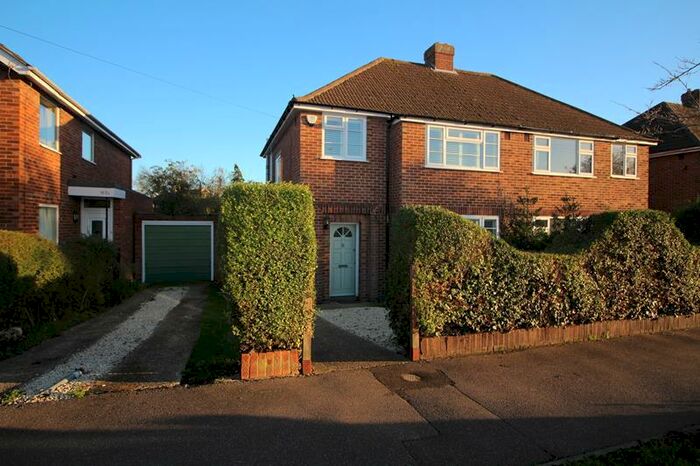 3 Bedroom Semi-Detached House To Rent In Aylesbury Road, Bedford, MK41