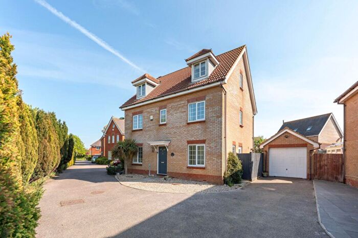 6 Bedroom Detached House For Sale In Thixendale, Carlton Colville, NR33