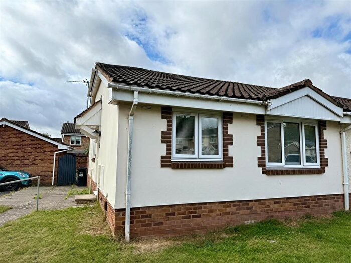 2 Bedroom Semi-detached Bungalow For Sale In Haldon Way, Hereford, HR4