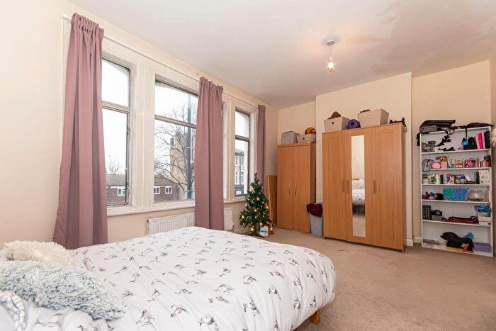 1 Bedroom Flat To Rent In Lavender Hill, Battersea, SW11
