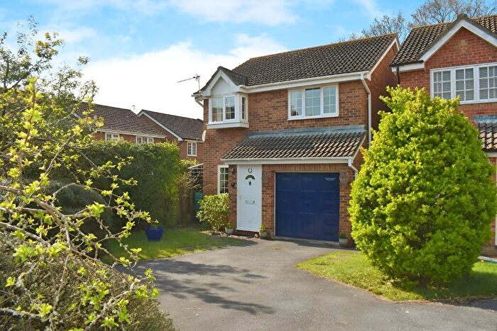3 Bedroom Detached House For Sale In Mirror Close, Warsash, SO31