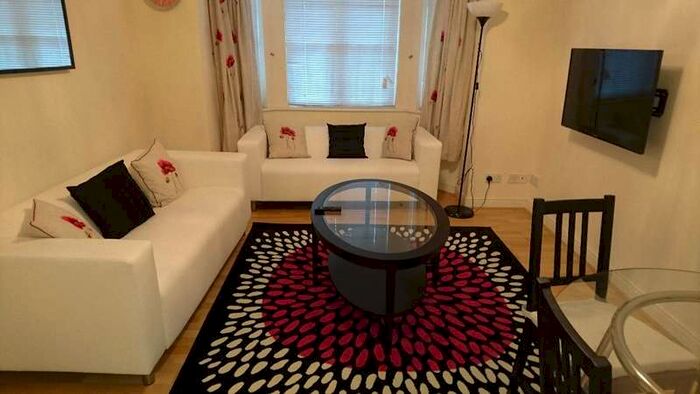 2 Bedroom Apartment To Rent In Heathcote Close, CH2