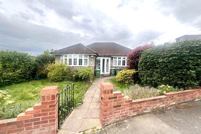 4 Bedroom Bungalow To Rent In Swanbridge Road, DA7