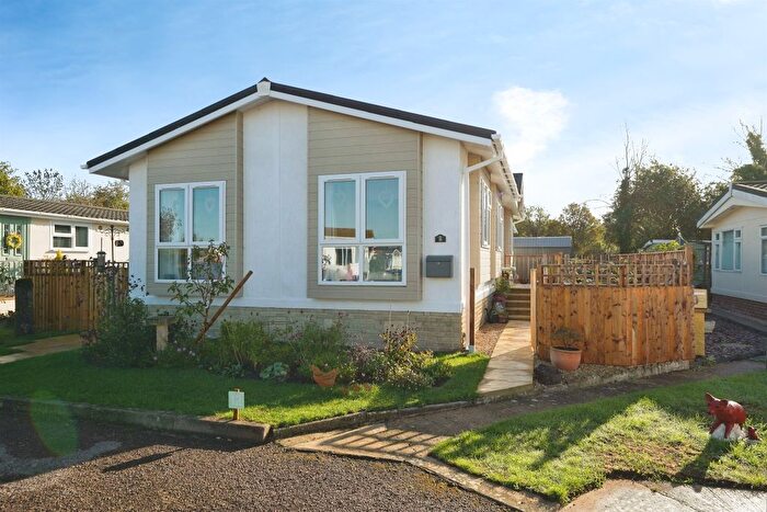 2 Bedroom Park Home For Sale In Three Counties Park, Upper Pendock, Malvern, WR13