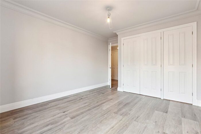 1 Bedroom Flat To Rent In Westminster Bridge Road, London, SE1