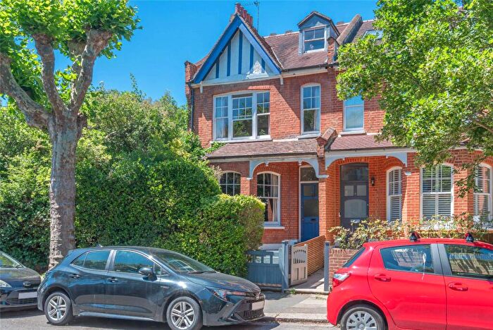 4 Bedroom End Of Terrace House For Sale In Priory Avenue, London, N8