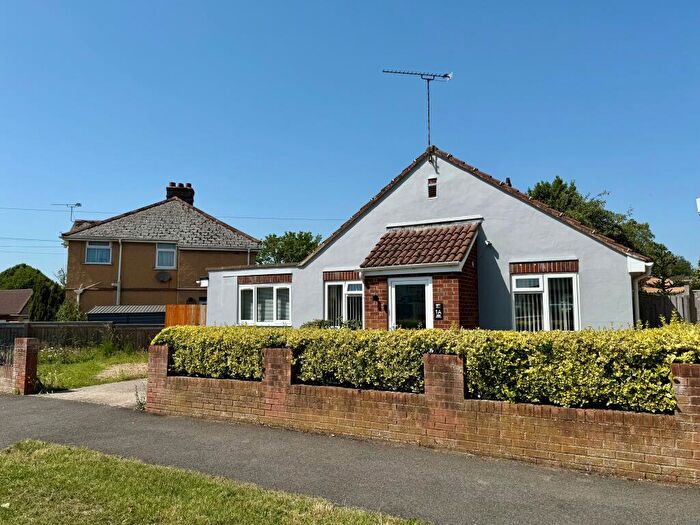 2 Bedroom Bungalow For Sale In Fairford Crescent, Swindon, SN25