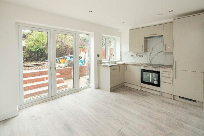 4 Bedroom Maisonette To Rent In Malden Road, London, NW5