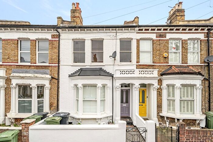 2 Bedroom Property For Sale In Solon Road, Brixton, London, SW2
