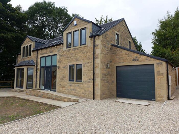 4 Bedroom Detached House To Rent In Woodlands Road East, Fenay Bridge, Huddersfield, West Yorkshire, HD8