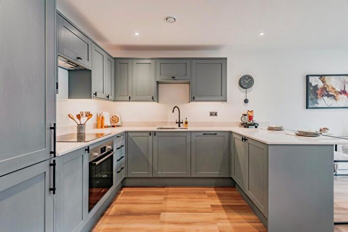 2 Bedroom Apartment For Sale In Founders Quarter, Redhill, RH1