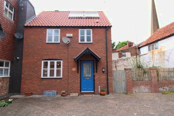 3 Bedroom Mews To Rent In Priory Court, Bridgwater, TA6