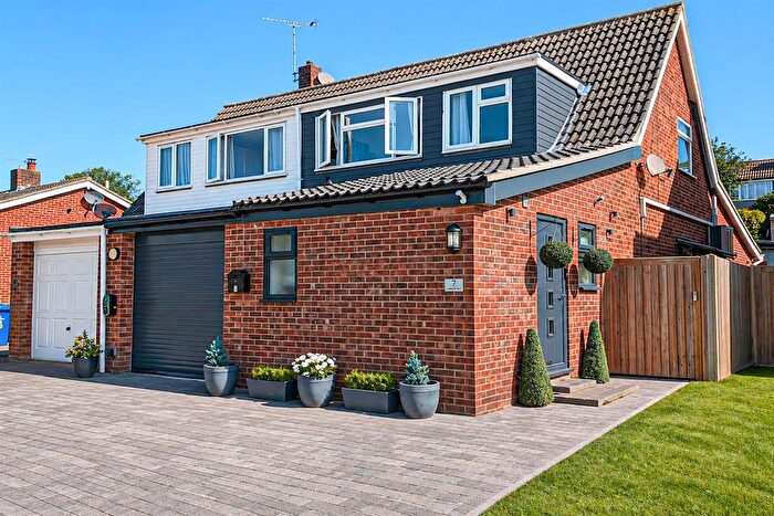 4 Bedroom Semi Detached House For Sale In Leaders Way, Newmarket, CB8