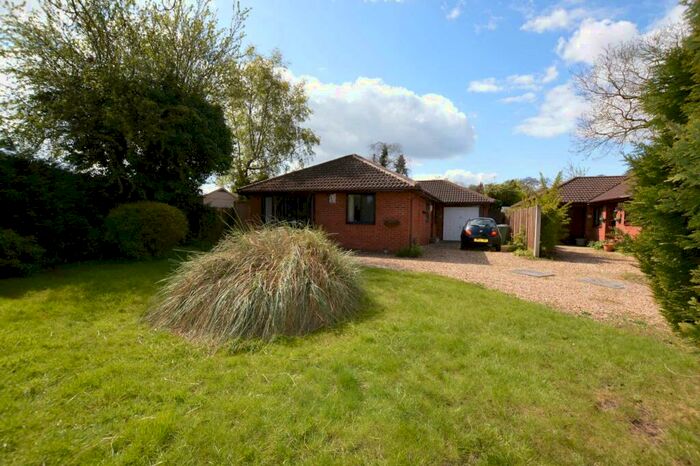 3 Bedroom Bungalow For Sale In Blakeley Brow, Raby Mere, CH63