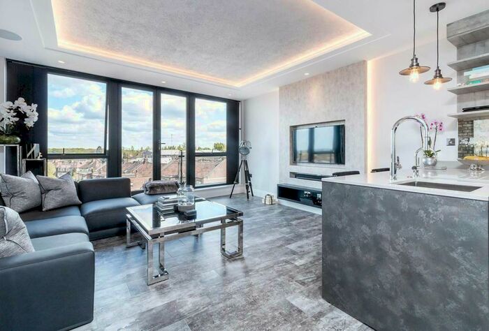 2 Bedroom Apartment To Rent In Newby House, Chase Road, N14