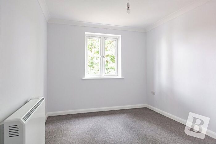 1 Bedroom Flat For Sale In Draper Court, Mavis Grove, Hornchurch, RM12