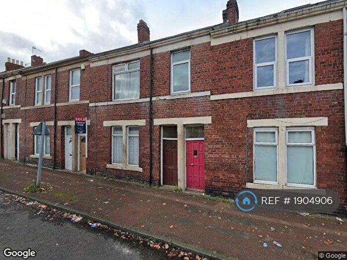 3 Bedroom Flat To Rent In Victoria Road, Gateshead, NE8