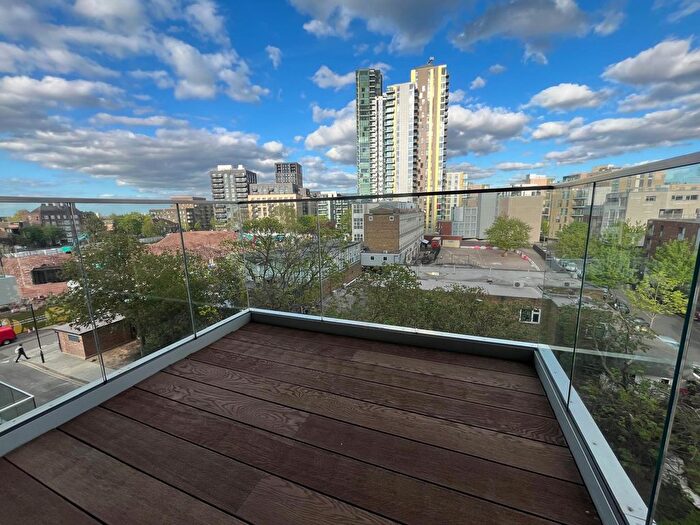 1 Bedroom Flat To Rent In Kingly Building, Woodberry Down, Finsbury Park, London, N4