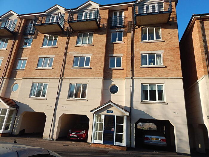 1 Bedroom Flat To Rent In Horatio Place, Fennel Close, Rochester, ME1
