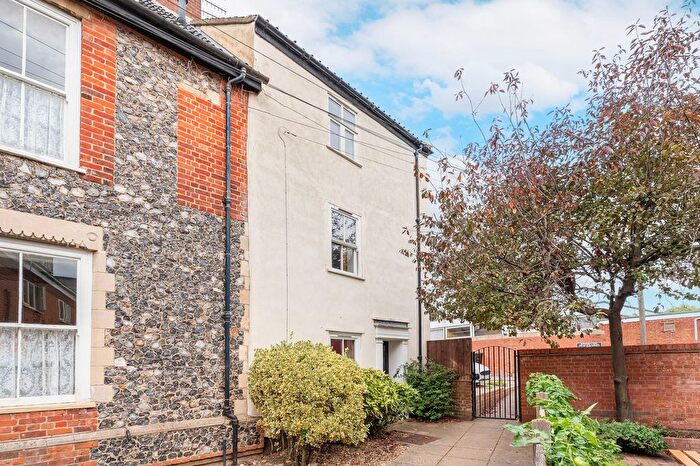3 Bedroom End Terrace House For Sale In St. Augustines Street, Norwich, NR3