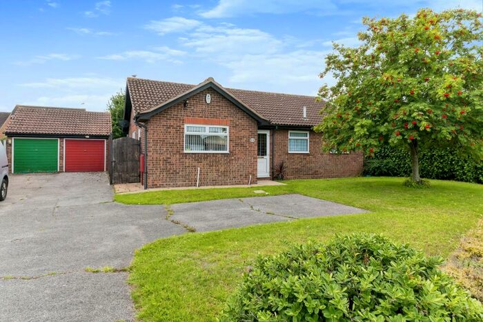 3 Bedroom Bungalow To Rent In Constable Avenue, CO16
