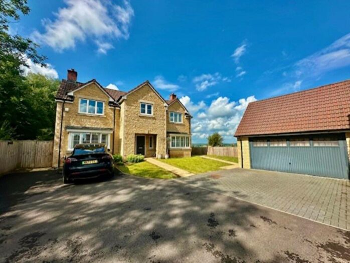 4 Bedroom Detached House To Rent In Tadley Meadow, Critchill, BA11