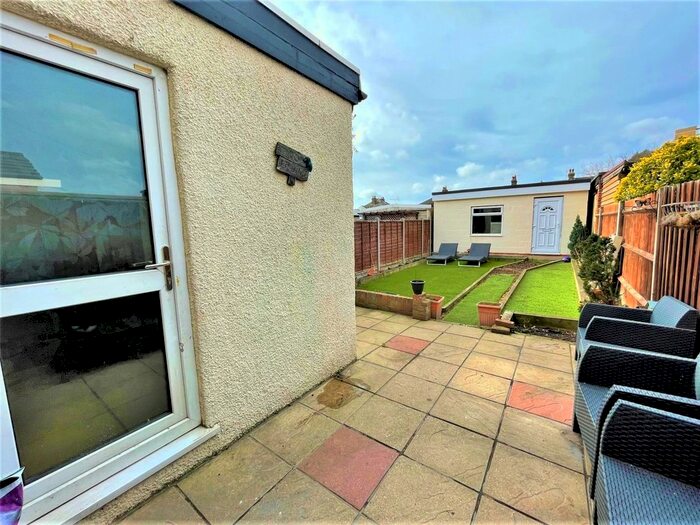 3 Bedroom Terraced House To Rent In Robinia Avenue, Northfleet, Gravesend, DA11