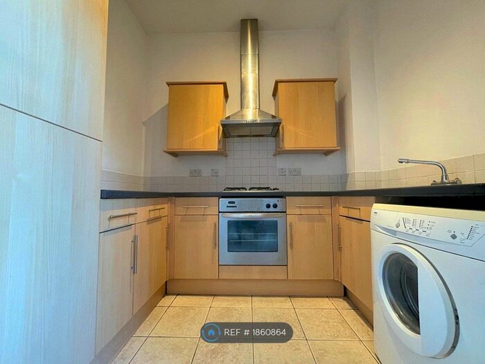 1 Bedroom Flat To Rent In Margate Road, Southsea, PO5