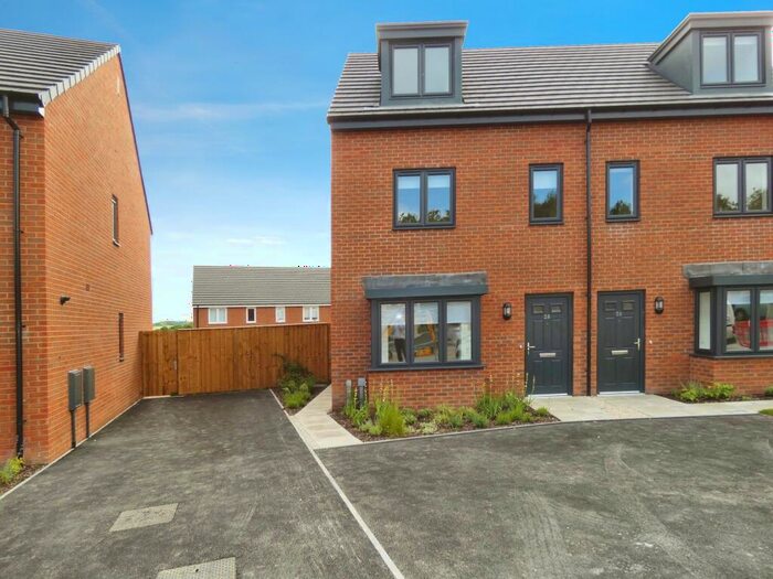 3 Bedroom Semi-Detached House To Rent In Limestone Avenue, Clay Cross, S45