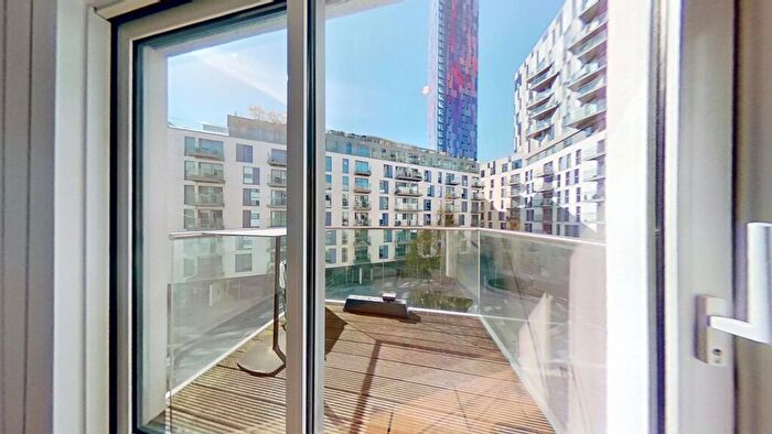1 Bedroom Apartment For Sale In Waterhouse Apartments, Saffron Central Square, Croydon, CR0