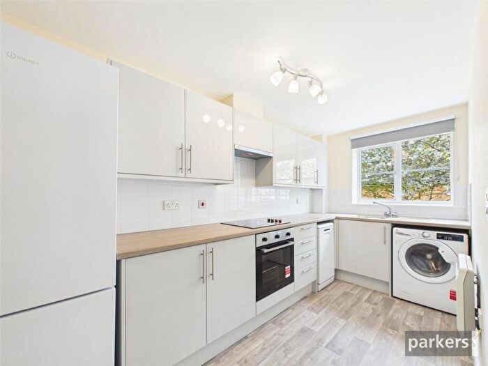 2 Bedroom Apartment To Rent In Basingstoke Road, Reading, Berkshire, RG2