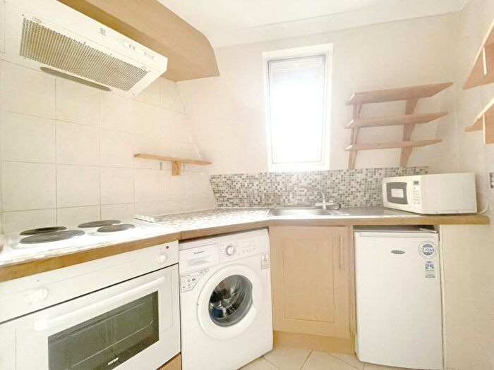 1 Bedroom Flat To Rent In Cricklewood Broadway, Cricklewood, NW2