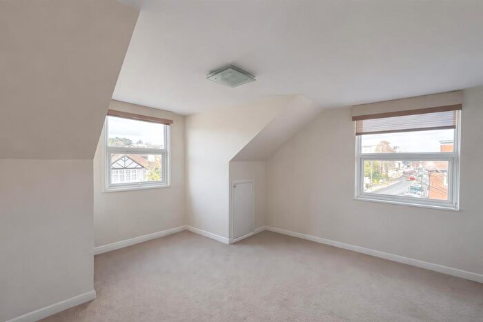 1 Bedroom Flat To Rent In Worple Road, Wimbledon, SW19