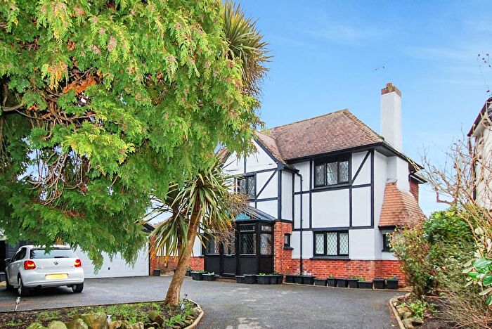 3 Bedroom Detached House For Sale In Nyetimber Lane, Aldwick, PO21