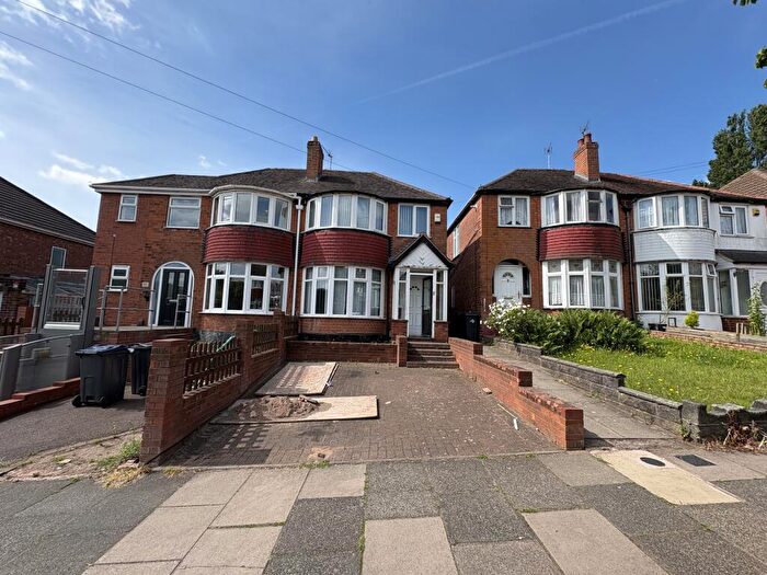 3 Bedroom Semi-Detached House To Rent In Mildenhall Road, Birmingham, B42