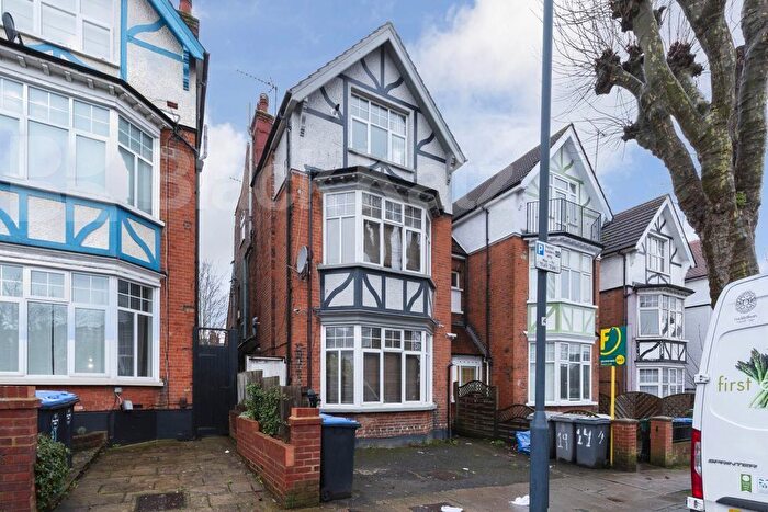 1 Bedroom Flat To Rent In Staverton Road, Brondesbury, NW2