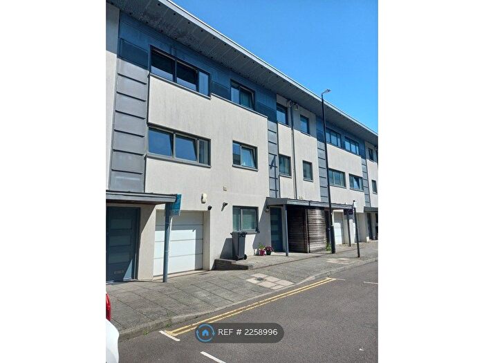 3 Bedroom Terraced House To Rent In Stroudley Road, Brighton, BN1