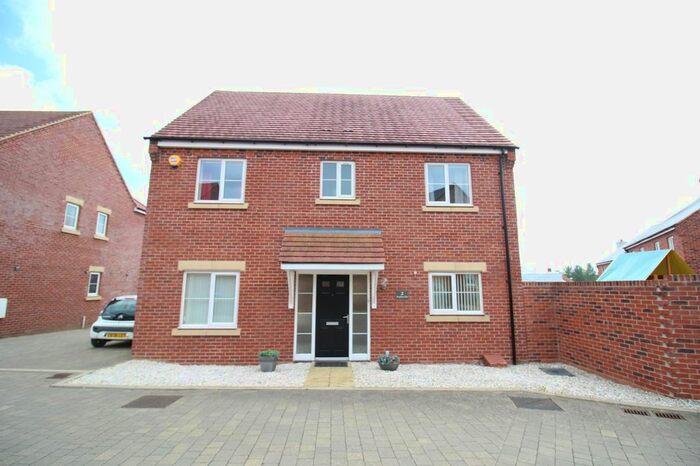4 Bedroom Detached House To Rent In Boughton Close, Daventry, NN11
