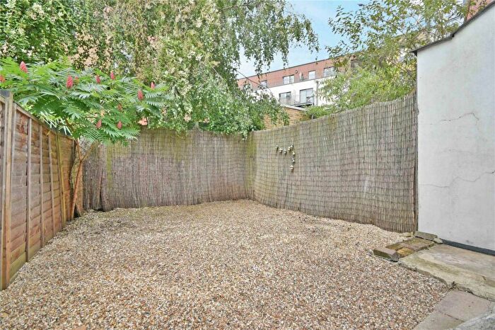 1 Bedroom Flat To Rent In Chapter Road, Dollis Hill, NW2