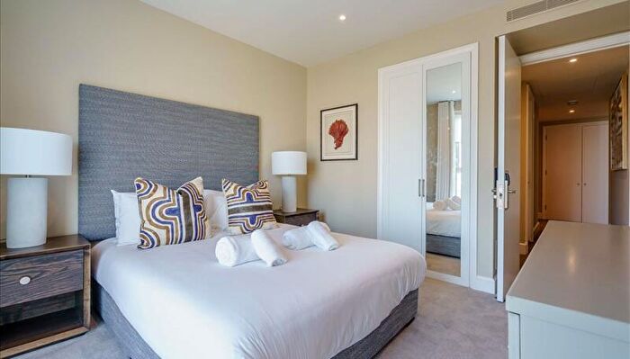 2 Bedroom Apartment To Rent In Circus Apartments, E14