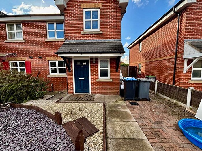 3 Bedroom Semi-Detached House To Rent In Dinmore Avenue, Blackpool, FY3