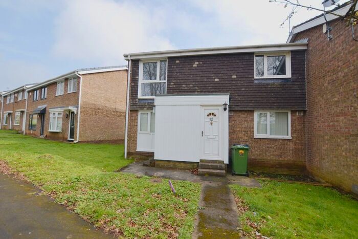 2 Bedroom Flat To Rent In Hogarth Drive, Washington, NE38