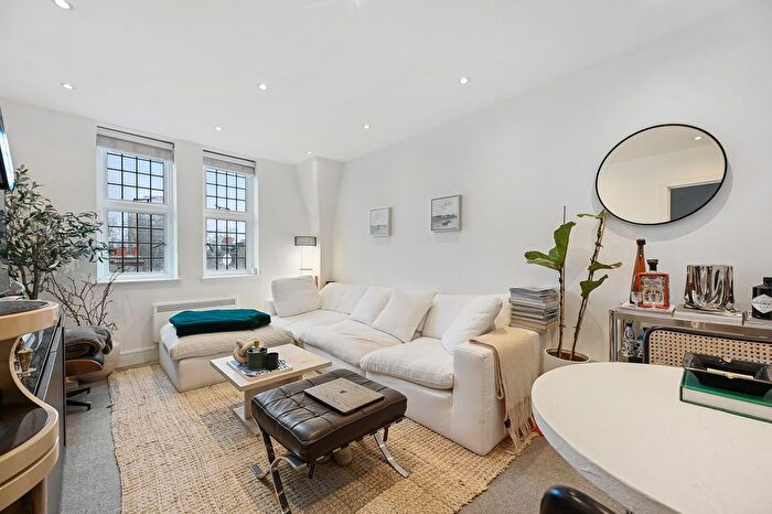 2 Bedroom Flat To Rent In Marylebone High Street, Marylebone Village, London, W1U