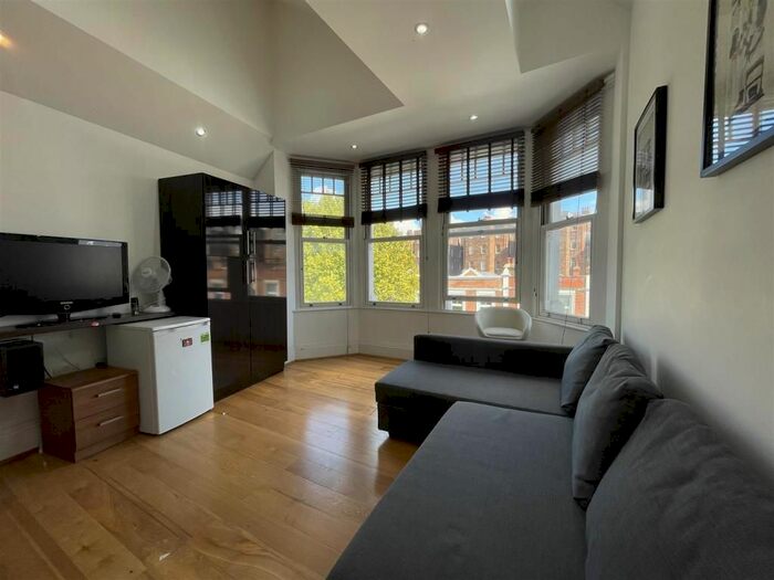 Studio To Rent In West End Lane, London, NW6