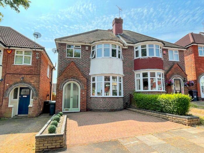 3 Bedroom Semi-Detached House To Rent In Whitley Court Road, Quinton, B32