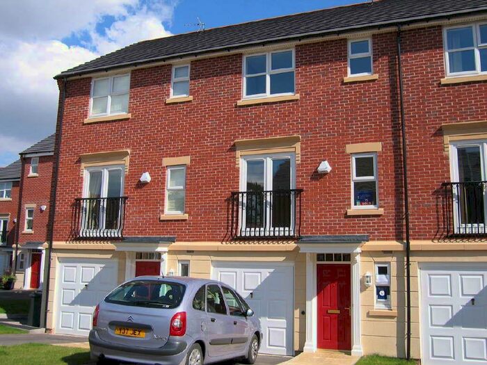 3 Bedroom Town House To Rent In Davies Close, Market Harborough, LE16